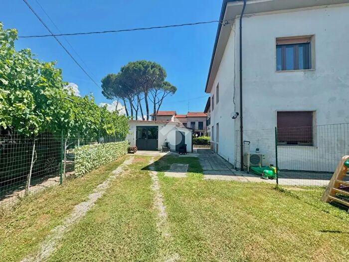 Casa con 5 locali in vendita in Via Gorizia, Quarrata