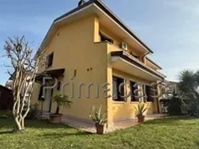 Casa con 8 locali in vendita in Via Fabio Filzi, Santa Maria Di Sala