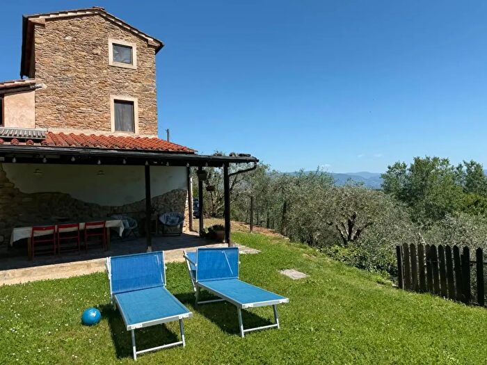 Casa con 9 locali in vendita in Capannori