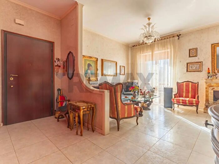 Appartamento quadrilocale in vendita in Via De Laurentis, Bari