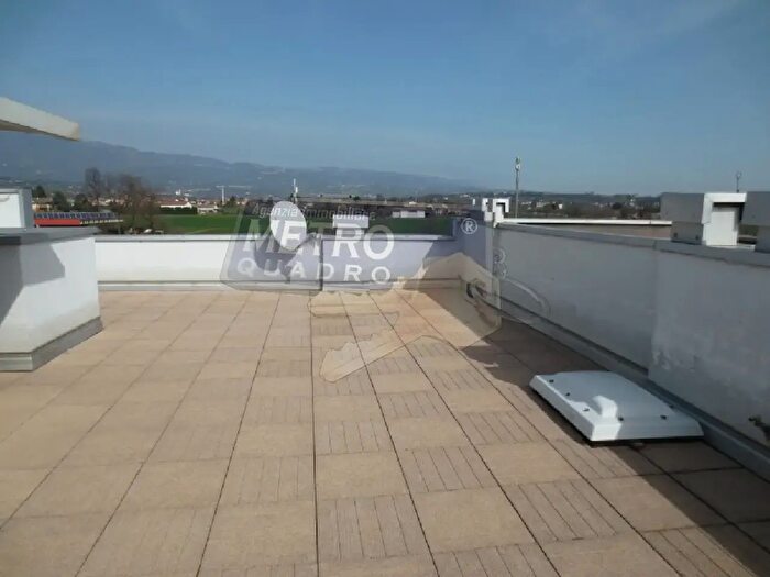 Appartamento con 6 locali in vendita in Via del Costo, Thiene