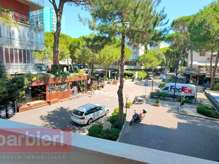 Appartamento trilocale in affitto in Via Rismondo, Milano Marittima, Cervia