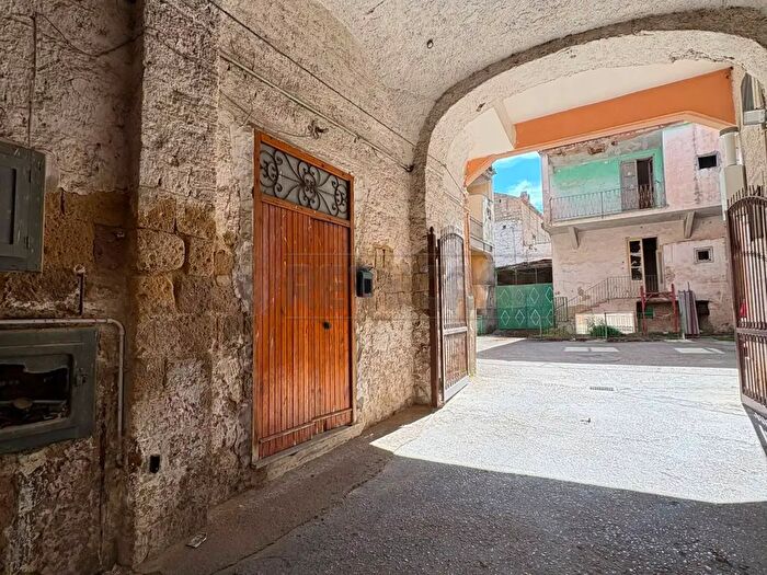 Casa con 8 locali in vendita in Via Marte, Marcianise