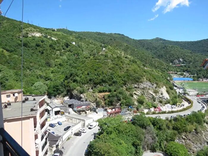 Appartamento trilocale in affitto in Via Taranto, Genova