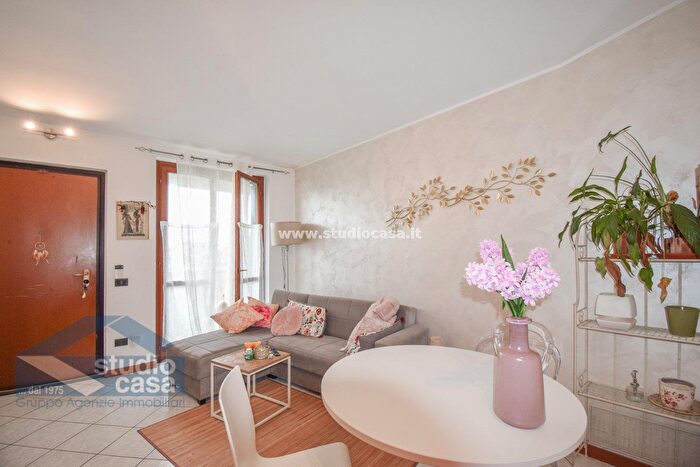 Appartamento bilocale in vendita in Via Falcone, Brembio