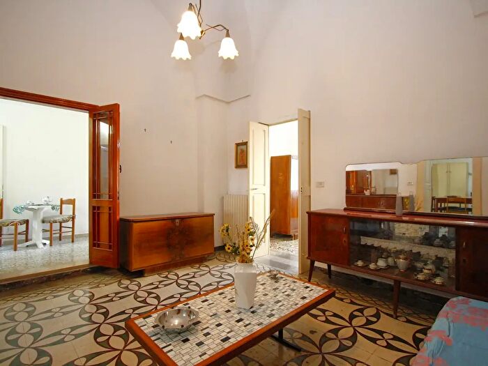 Casa quadrilocale in vendita in Via Ambrogio Piccioli, Tuglie
