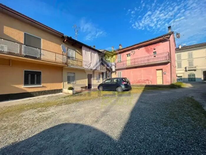 Casa bilocale in vendita in San Vittore, Pieve Porto Morone