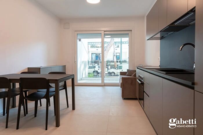 Appartamento trilocale in vendita in Via Fiume, Cattolica