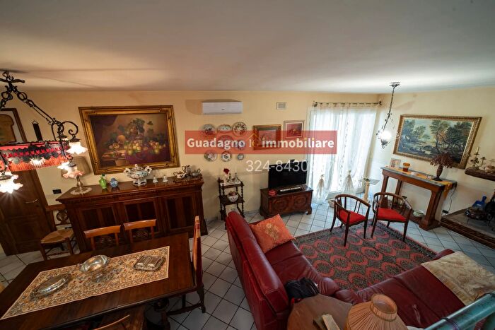 Casa con 6 locali in vendita in Via Fleming Alessandro, Lecce