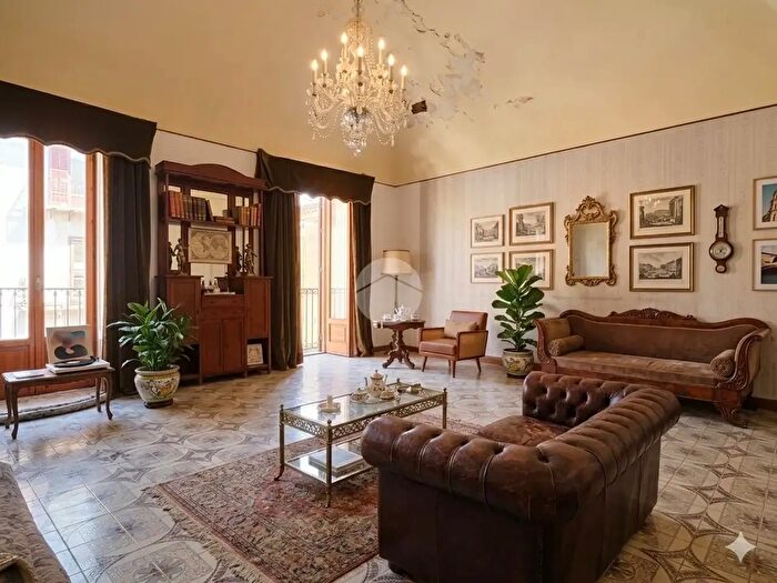 Appartamento con 5 locali in vendita in Corso VI Aprile, Alcamo