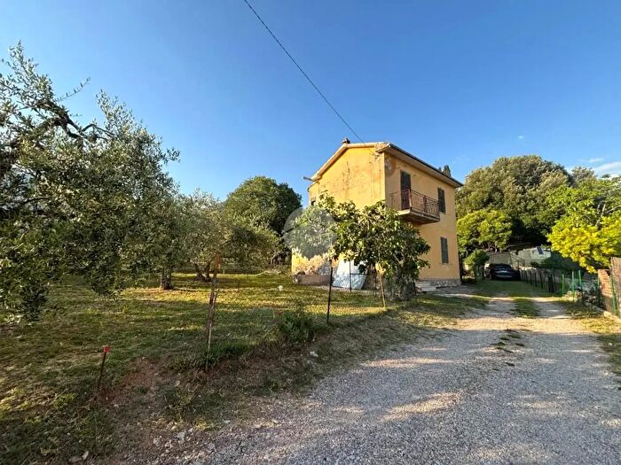 Casa trilocale in vendita in Via del Pozzo Saraceno, Terni