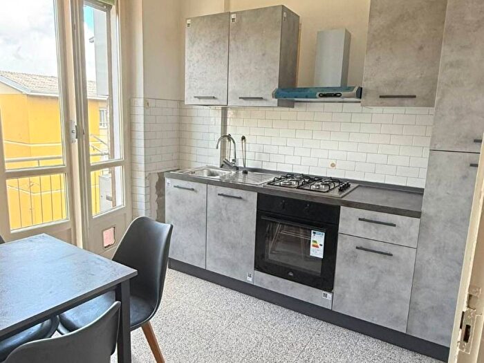 Appartamento trilocale in affitto in Via Gioacchino Rossini, Centro, Valenza