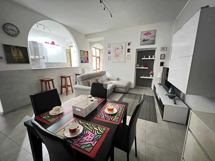 Appartamento trilocale in vendita in Via Matteo Maria Boiardo, Milano