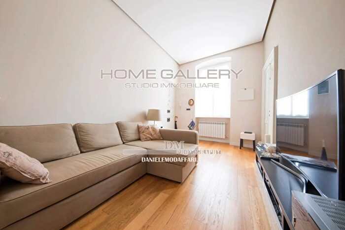 Appartamento quadrilocale in vendita in Via Borgo degli Incrociati, Genova