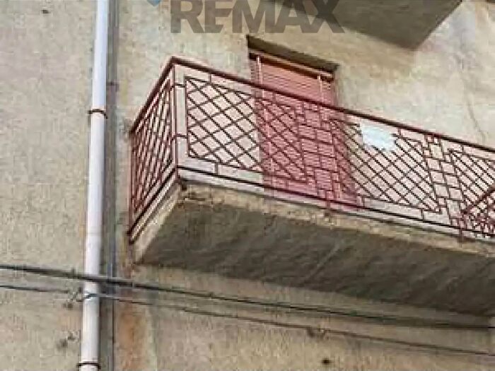 Casa trilocale in vendita in Via Ruggero VII, Acquedolci
