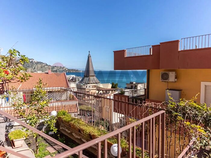 Appartamento bilocale in vendita in Via delle Fornaci, Giardini Naxos