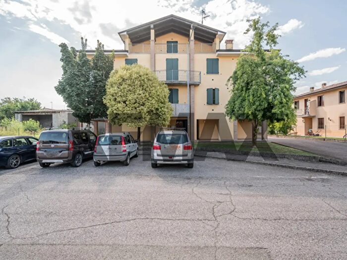 Appartamento trilocale in vendita in Via Gandhi, Dosolo