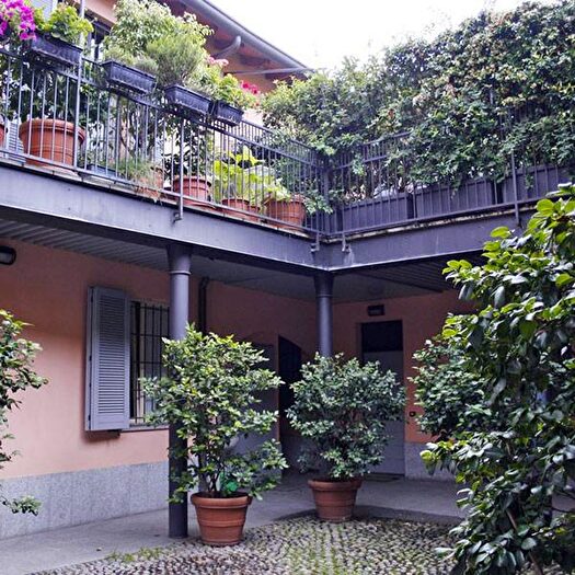 Appartamento monolocale in affitto in Via Salasco, Bocconi, Milano