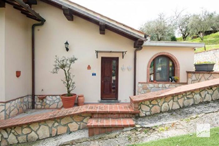 Casa quadrilocale in vendita in Via Ermellino, Serravalle Pistoiese