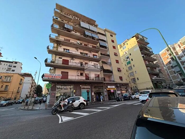 Appartamento bilocale in vendita in Via Martini Simone, Napoli