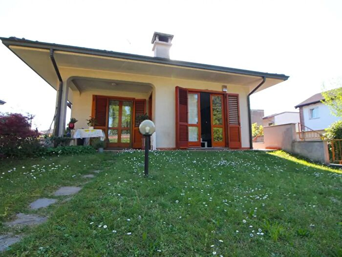 Casa con 5 locali in vendita in Via Madonnina, San Giorgio Su Legnano