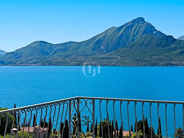 Casa con 9 locali in vendita in Località Moie Pai, Torri Del Benaco