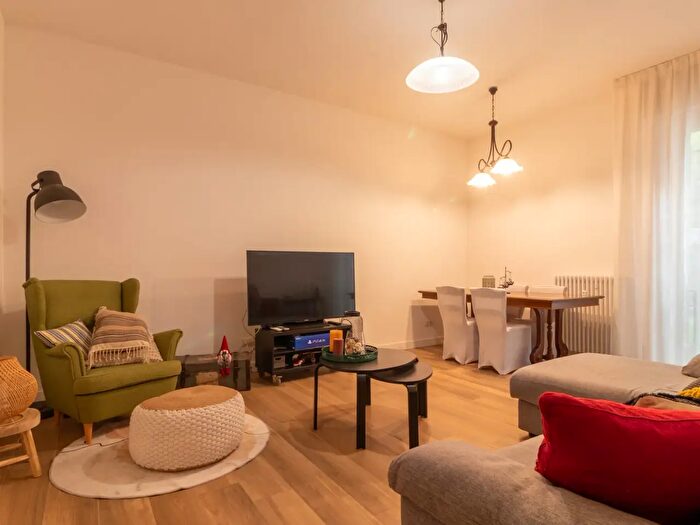 Appartamento quadrilocale in vendita in Via Lugli, Bologna