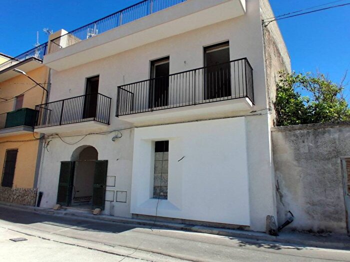Appartamento con 6 locali in affitto in Via Virgilio, Centro, Marigliano