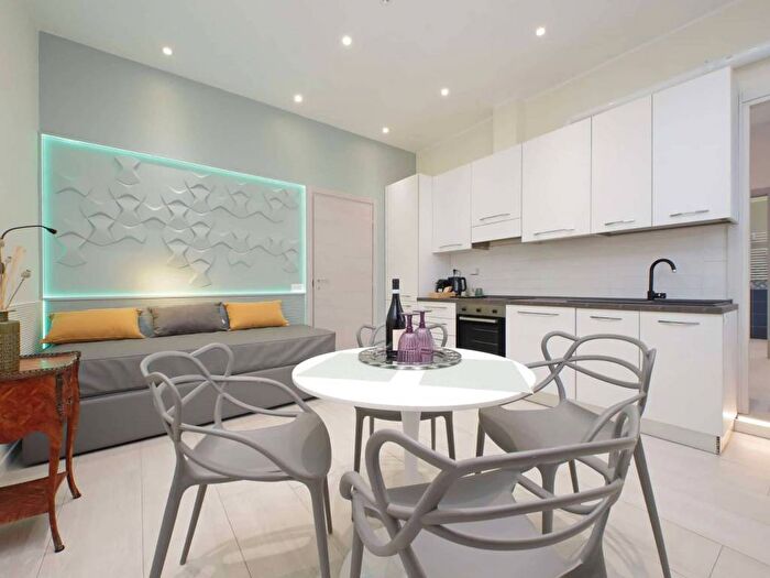 Appartamento bilocale in affitto in Via Taranto, Villa Fiorelli, Roma