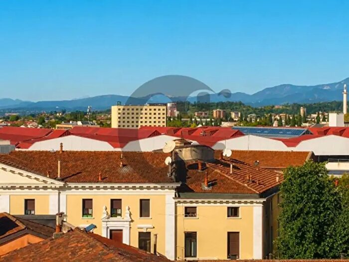 Appartamento quadrilocale in vendita in Viale della Stazione, Brescia