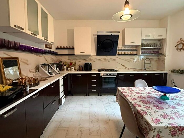 Appartamento con 5 locali in affitto in Via Ernesto Cairoli, Biumo Inferiore Superiore, Varese