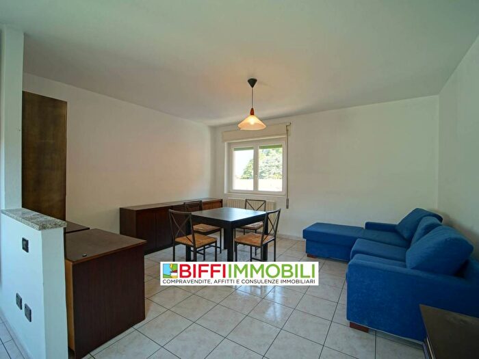 Appartamento trilocale in affitto in Via Venezia, Vercurago