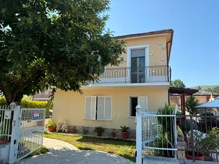 Appartamento trilocale in vendita in Via Colle Asparagi, Ceprano