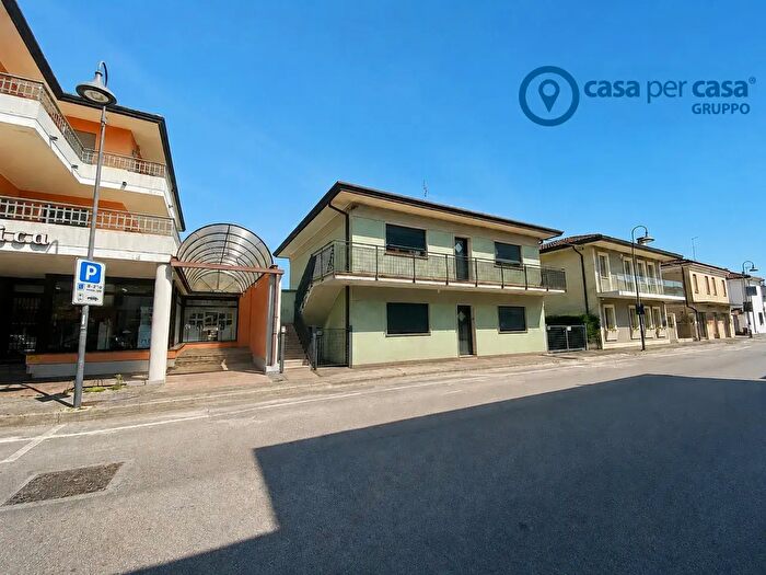 Appartamento trilocale in vendita in Taglio Di Po