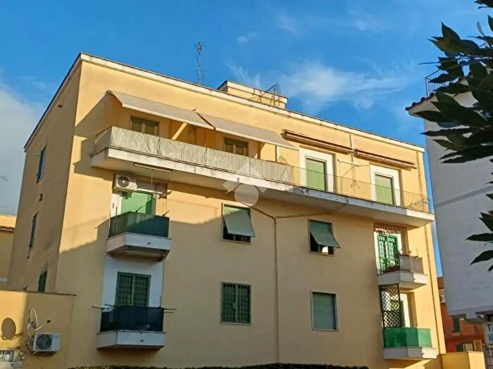 Appartamento trilocale in vendita in Via Pozzobonelli, Roma