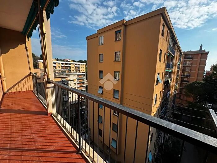 Appartamento con 5 locali in vendita in Corso Luigi Andrea Martinetti, Genova