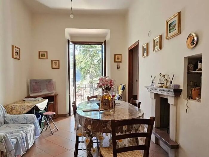 Appartamento trilocale in vendita in Via della Vittoria, Castel Del Monte