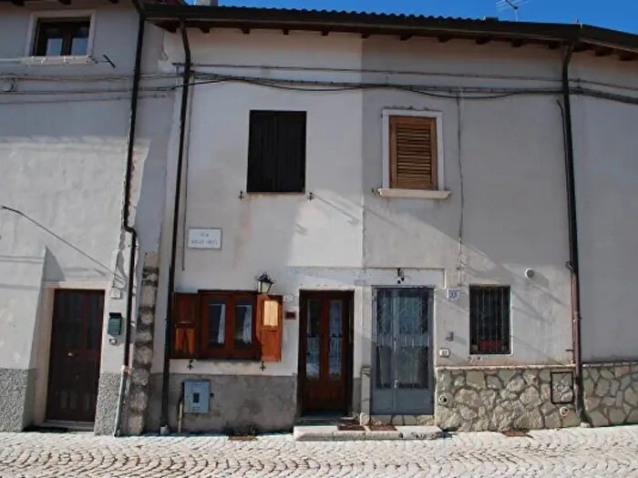 Appartamento trilocale in vendita in Via degli Orti, Rivisondoli