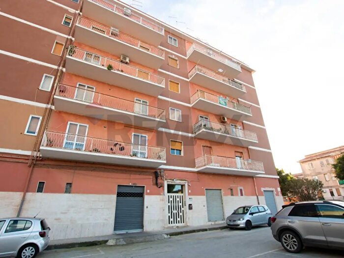 Appartamento con 6 locali in vendita in Via M Bonanno, Siracusa