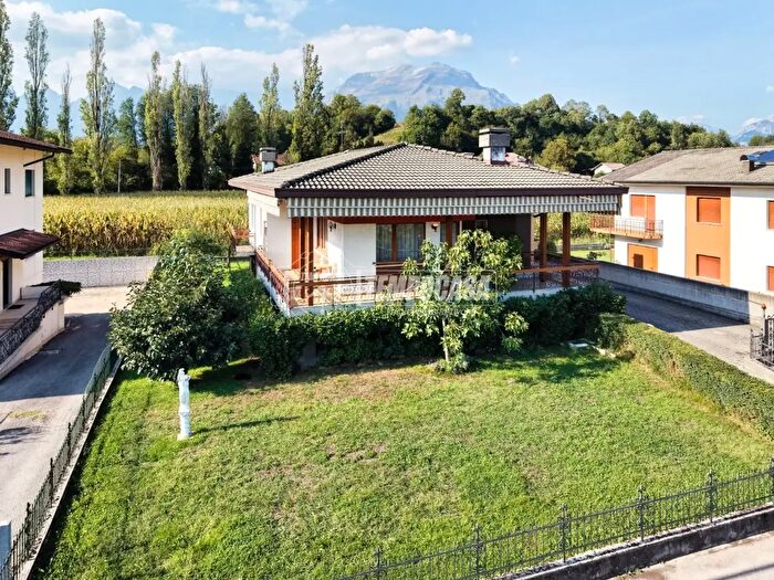 Casa con 8 locali in vendita in Via San Cipriano, Belluno