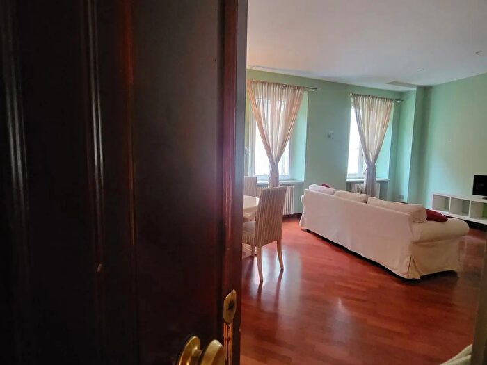 Appartamento trilocale in vendita in Strada Francesco Petrarca, Parma