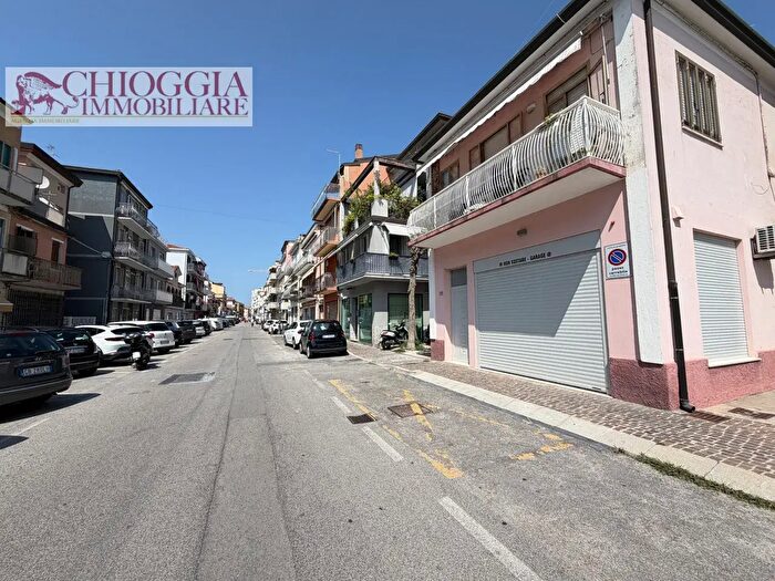 Appartamento quadrilocale in vendita in Viale Milano, Chioggia