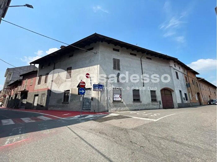 Casa con 7 locali in vendita in Via Giovanni Bobba, Cigliano