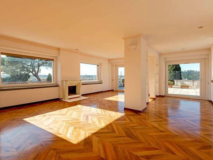 Casa con 6 locali in affitto in Via Sebastiano Conca, Parioli, Roma