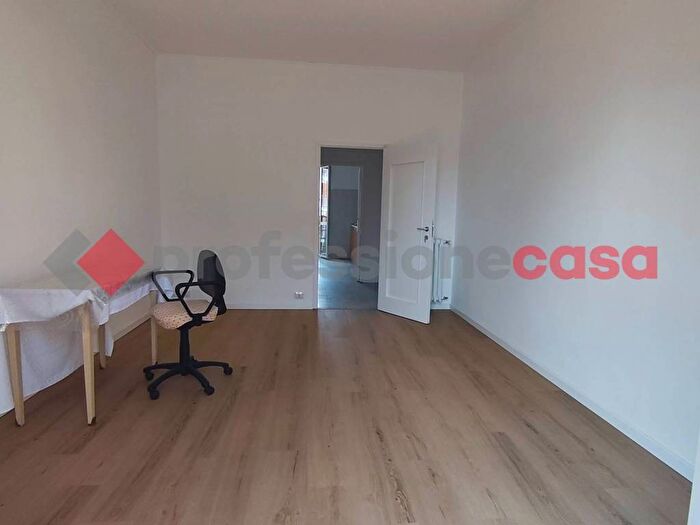 Appartamento trilocale in affitto in Via Legnone, Dergano, Milano