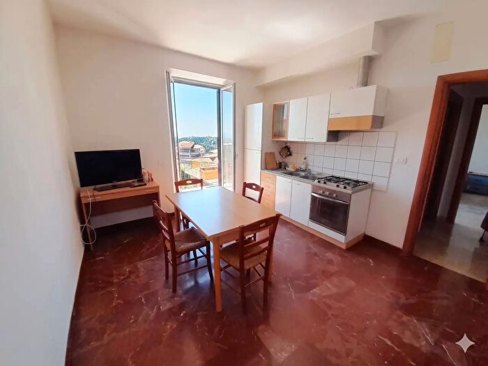 Appartamento trilocale in affitto in Via Pompili, Perugia