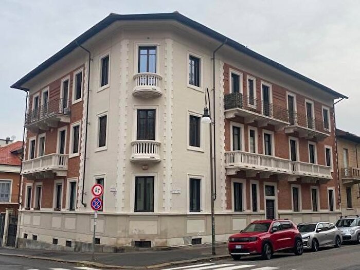 Appartamento quadrilocale in vendita in Via Luisa del Carretto, Torino