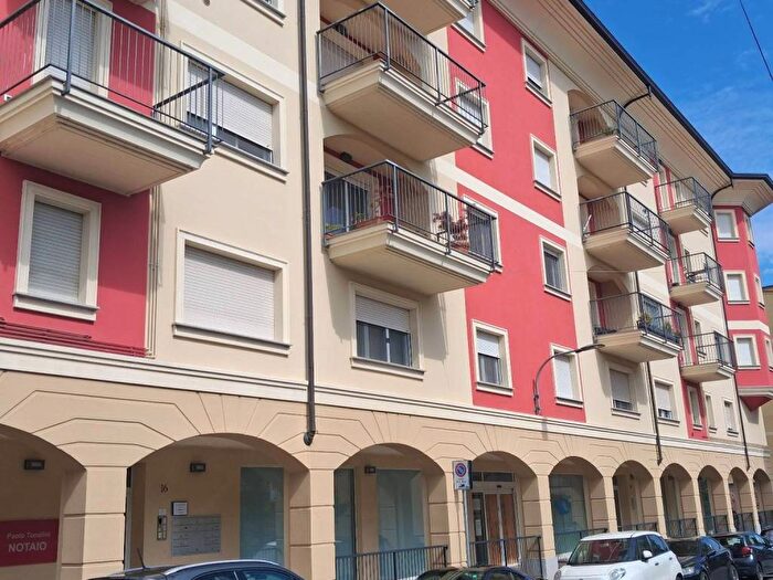 Appartamento quadrilocale in affitto in Via Franco Dallagiovanna, Centro, Stradella
