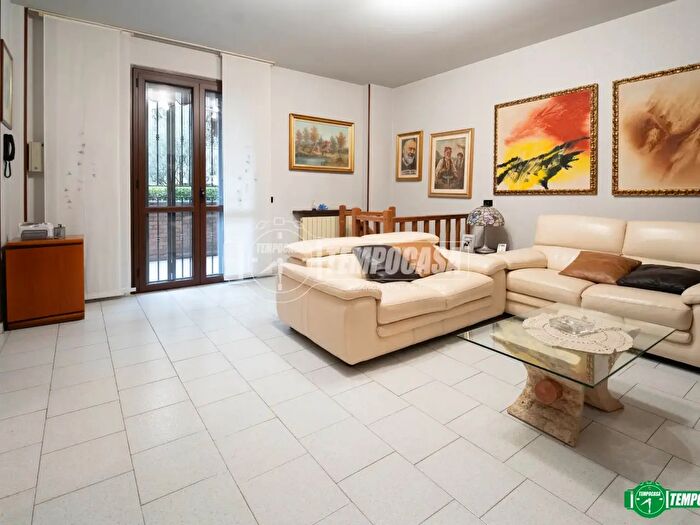 Appartamento trilocale in vendita in Via Valgrande, Nova Milanese