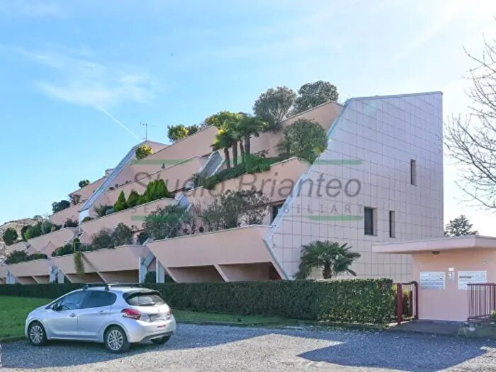 Appartamento trilocale in vendita in Via Adua, Seregno